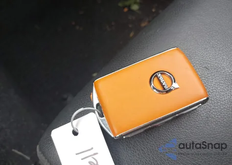 2021 Volvo Xc40 T5 Inscription z USA, uszkodzony, nr VIN YV4162UL6M2476490